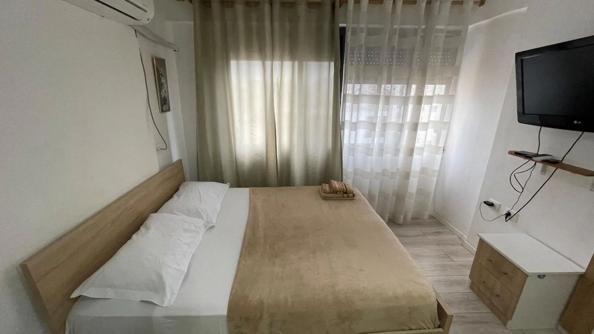 Piazza Downtown Cozy Studio Tirana 0*,